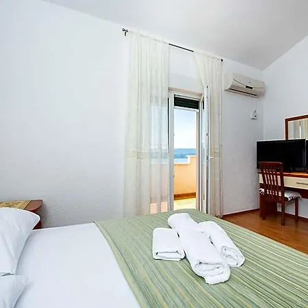 Charming Seaside Otel 4*