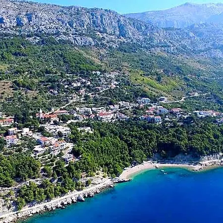 Charming Seaside Hotel 4*