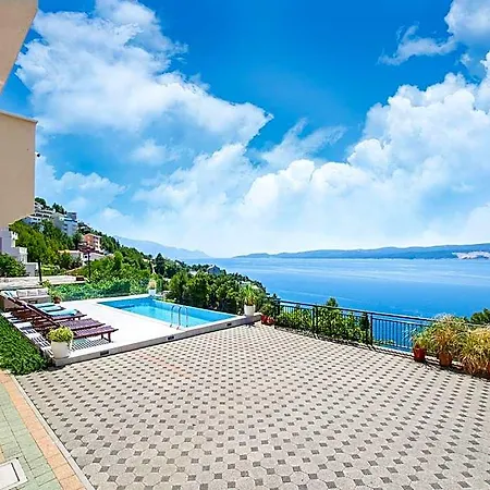 Charming Seaside Hotel 4*